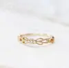 Anillo Irregular de Flor Hueca Estilo Nuevo para Mujer, Versión Coreana, Fresco y Dulce, Anillo Abierto Estilo Chanel de Nicho