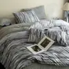 Juego de Cama de Terciopelo de Leche Otoño e Invierno Juego de Cuatro Piezas Funda de Edredón Gruesa de Terciopelo Coral de Doble Cara Sábana de Franela Individual Juego de Tres Piezas
