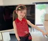 Conjunto de Niña 2026 Nuevo Verano Elegante Chaleco Rayado de Algodón Puro Pantalones Capri de Mezclilla Tencel para Niños