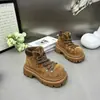 Botas de plataforma Martin Melard para mujer, nueva colección otoño/invierno 2026, botines de senderismo de gamuza, diseñados para mujeres menudas, con tacón grueso y estilo de cordones
