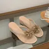 Sandálias Estilo Francês com Strass 2026 para Uso Externo, Elegantes Sandálias de Salto Anabela Florais de Verão, Chinelos para Mulheres, Estilo de Nicho