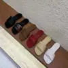 Primeiro Encontro com os Novos Sandálias Planas Slip-On Macias de Solado Flexível Estilo Francês Versáteis para Verão 2026