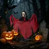 Decoración colgante de mini calavera de Halloween para escenas de terror, porche, patio, calavera pequeña con tela desgarrada, articulada