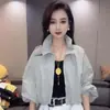 Jaqueta Curta Elegante com Gola Alta 2026 Cor Doce Roupa com Proteção Solar Verão Nova Leve Redutora de Idade Roupa com Proteção Solar