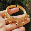Pulsera redonda de tallo estrella push-pull dorada promocional sección dorada imitación plata imitación oro vientre redondo liso pulsera dorada para mujer