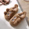 Chinelos de pelúcia com rosto de gato de desenho animado para mulheres, outono e inverno, quentes, antiderrapantes, para casa, internos, de casal, com sola grossa, peludos