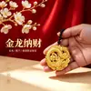 Pingente de Joia para Carro com Relevo Pixiu Marca Dragão Dourado Rijin Dou Marca Dragão Dourado Peça de Mão Presente Criativo