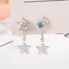 Pendientes Asimétricos de Estrella y Luna para Mujer, Lujo Ligero, Simples y Elegantes, Diseño de Nicho, Sensación de Alta Gama, Clips para Orejas Indoloros, Pendientes sin Perforación