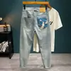 Nueva colección de primavera y verano: Pantalones vaqueros para hombre con estampado y bordado, elásticos, corte slim, de alta gama, largos modernos, versátiles y elegantes para hombre