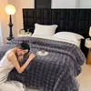Manta de burbujas gruesa transfronteriza, manta de franela, manta para siesta, manta de felpa de conejo para aire acondicionado de oficina, manta pequeña