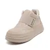 Sapatos Casuais Modernos Femininos 2026 Primavera Novo Design Versátil Tênis de Solado Grosso Sapatos Brancos Femininos 2688-1