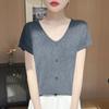 T-shirt Feminina Plus Size de Manga Curta com Decote V Transfronteiriça Primavera e Verão Estilo Coreano Ajuste Slim para Mãe Top de Cor Pura Camiseta Simples para Usar por Baixo
