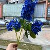 Viento de océano azul flores de simulación para boda al por mayor azul oscuro azul zafiro azul bruma blanco boda camino guía techo flores falsas