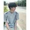 Camiseta de verano para hombre de estilo americano, diseño de patchwork deconstruido en gris, manga corta, alta gama, hombros rectos, peso pesado, corte limpio, media manga