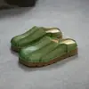 Jiezhou 2026 Verão Novo Estilo Bico de Concha Estilo Étnico Casual Fechado Rasteirinhas Feitas de Couro Bovino de Primeira Camada Sapatos Femininos da Moda