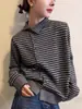 Suéter de Punto de Lana Rayado con Cuello Alto y Botonadura Diagonal Estilo Coreano 2025 Invierno Nuevo Suéter Abrigo de Diseño Único para Mujer