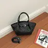 Bolsa de mão com padrão trançado exclusivo para mulheres, novo modelo de outono 2026, bolsa de ombro e transversal de nicho de luxo leve para o dia a dia
