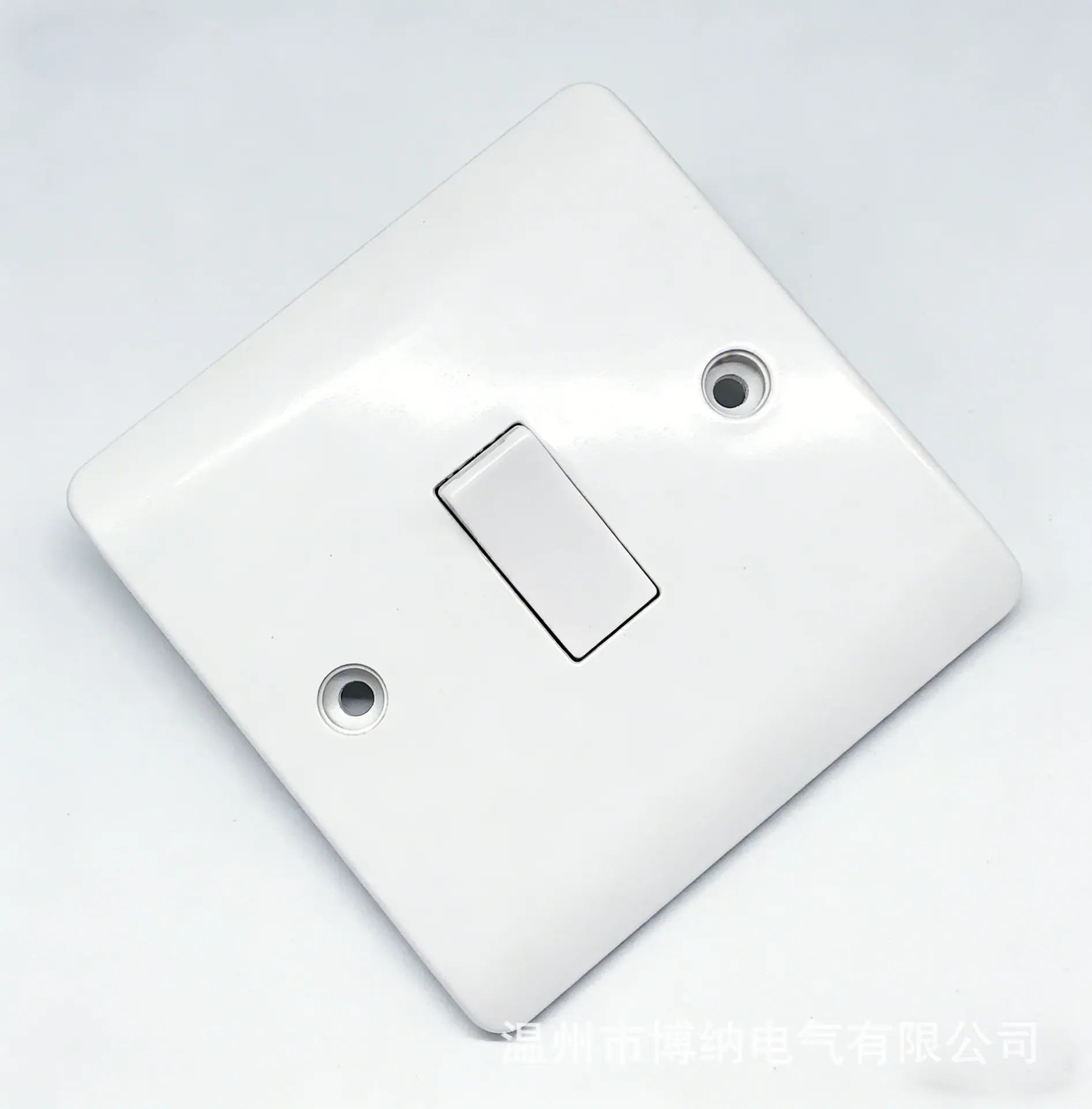 cleaned_更换产品图背景为白色并生成9张 - 2026