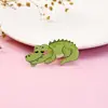 Broche de Dibujo de Gato Negro Pequeño Insignia Linda de Cocodrilo Acrílico Colgante para Mochila Colgante Decorativo Broche Personalizado Venta al por Mayor