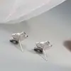 Joyería de Plata al por Mayor Nafuge Incrustada con Perlas de Agua Dulce Naturales Pendientes de Plata de Ley 925 Pendientes Pequeños de Flor de Plata Simples y Elegantes