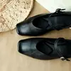 Artesão de couro Tack Sapatos baixos de couro bovino Retro francês bico quadrado tira única para ir ao trabalho diário sola plana sapatos baixos femininos primavera verão novo estilo