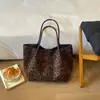 Bolso tote grande de capacidad, simple y elegante, para el trabajo y los desplazamientos, nuevo modelo 2026, acabado mate retro, bolso de hombro elegante y de alta calidad