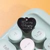 DIY acessórios de joias de liga metálica com letras em inglês spray de tinta pingente de coração doce pulseira brincos de tarraxa brincos material pingentes