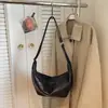Bolso Texturizado de Alta Gama para Mujer con Gran Capacidad, Nuevo Diseño de Moda Nicho 2026 Bolso Cruzado, Bolso Silla Dumpling para Viajes Diarios