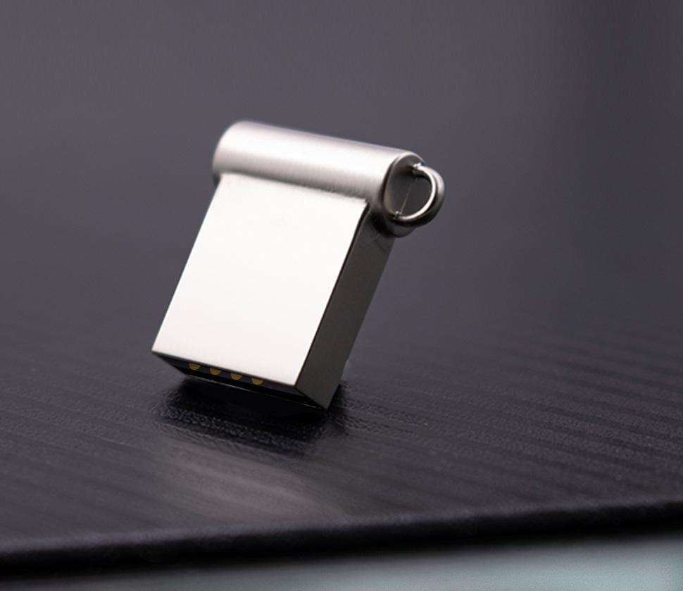 实拍小巧U盘__09.jpg