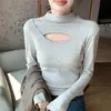 H563 Camisa base estilosa outono e inverno para mulheres, com gola alta meia-altura, retalhos vazados e recortes, design único, manga longa para garotas da moda