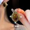 Pendientes Vintage de Segunda Mano Aguja de Plata Incrustada con Diamantes Flor Antigua Pendientes de Piedra Ojo de Tigre Pendientes de Moda Retro de Alta Gama