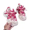 Zapatos Torre populares de celebridades de Internet para mujer, primavera y otoño 2024, recién llegados, zapatos pequeños de suela gruesa para mujer, zapatos deportivos casuales que combinan con todo para mujer.