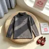 Nueva camiseta básica de otoño e invierno para niños, camiseta de manga larga para bebé, capa interior de cuello medio-alto para niños, camiseta térmica para niños, versátil