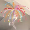 Decoración de Fiesta de Cumpleaños en Habitación Privada de Hotel Montaje de Escena con Fuegos Artificiales Dopamina Coloridos y Globos Gruesos Largos para Niños y Niñas