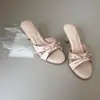 Primer Encuentro con los Elegantes y Cómodos Zapatos de Tacón Alto para Mujer, con Punta Redonda que No Cansa los Pies, Diseño Abierto, Lindo Moño y Frescas Pantuflas