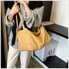 Bolso de Hombro de Gamuza de Gran Capacidad Estilo Perezoso Transfronterizo Nuevo Otoño e Invierno 2025 Bolso Tote Retro
