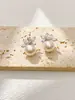 Novos Brincos de Flor com Zircônia e Pérola, Modernos e Versáteis, Brincos Estilo Luxo Leve, Brincos de Acessórios de Alta Qualidade para Mulheres