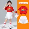 Fantasia de performance para o Dia das Crianças para meninas, conjunto de saia plissada, camiseta de algodão puro vermelha de duas peças, jovem chinês