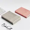 Libreta de Fábrica de Origen A5 Cuero PU Superficie Suave Cubierta de Imitación Cuero Páginas Interiores Se Pueden Imprimir con Logotipo Personalización de Libreta para Oficina de Negocios
