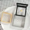 Caja de Almacenamiento con la Misma Película a Prueba de Polvo, Soporte para Exhibición de Joyas, Caja Flotante de Joyería Pe, Caja de Joyería Sellada