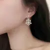 Pendientes de encaje hueco con cristales brillantes y perlas, estilo palacio, chic retro francés, elegantes y lujosos, pendientes versátiles y delicados