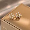 Pendientes Florales Vintage de Doble Cara Estilo Francés, Lujo Ligero Nicho Diseño Único con un Toque de Alta Gama, Accesorios para Orejas Suaves y Elegantes