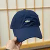 Boné de Baseball de Alta Qualidade com Aba Macia para Primavera e Verão para Homens e Mulheres, Boné Versátil com Letras e Aba Larga Que Faz o Rosto Parecer Menor, Chapéu de Sol, Tendência