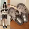 Pantuflas de Peluche de Hada con Lunares Franceses 2026 para Mujeres Embarazadas Ropa de Exterior para Mujer Estilo de Fondo Plano Otoño/Invierno Pantuflas de Algodón Chanclas Nuevo Estilo