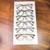 Aspecto Natural, Monturas de Gafas de Titanio Puro, Color Té Frío Transparente, Favorecedor, Varillas Flexibles de Titanio IP, Se Pueden Montar Lentes Graduadas, Gafas Danyang