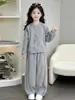 Conjunto de Sudadera Casual Sencilla para Niñas 2026 Primavera y Otoño Nueva Moda Deportiva Conjunto de Dos Piezas Holgado Elegante
