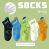 Meias de Verão Infantis para Meninos e Meninas, Meias de Cano Médio, Estilo Verão Fino, Design Moderno com Letras, Absorventes de Suor, Meias de Algodão Estilo Japonês