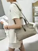 Bolsa de Ombro de Couro Bovino de Primeira Camada para Mulheres, Bolsa Transversal Grande com Compartimentos, Bolsa de Compras Simples da Moda para Mulheres, Bolsa Prática de Couro Macio