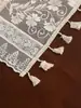 Camino de Mesa de Encaje, Disponible en Stock, Encaje Floral de Poliéster con Borde Festoneado, Múltiples Diseños Disponibles para Comedor, Boda, Fiesta y Decoración del Hogar, Suministro Directo de Fábrica