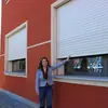 Porta de Rolo Elétrica em Aço Inoxidável Yueu para Lojas Estilo Europeu Antifurto Resistente à Pressão do Vento Conjunto Completo de Porta com Entrega e Instalação
